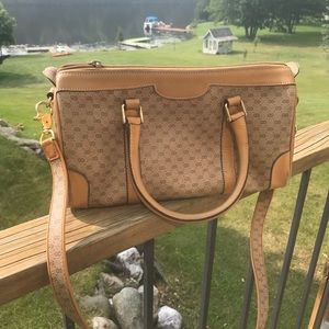 Authentic GUCCI Satchel 🍃🌸